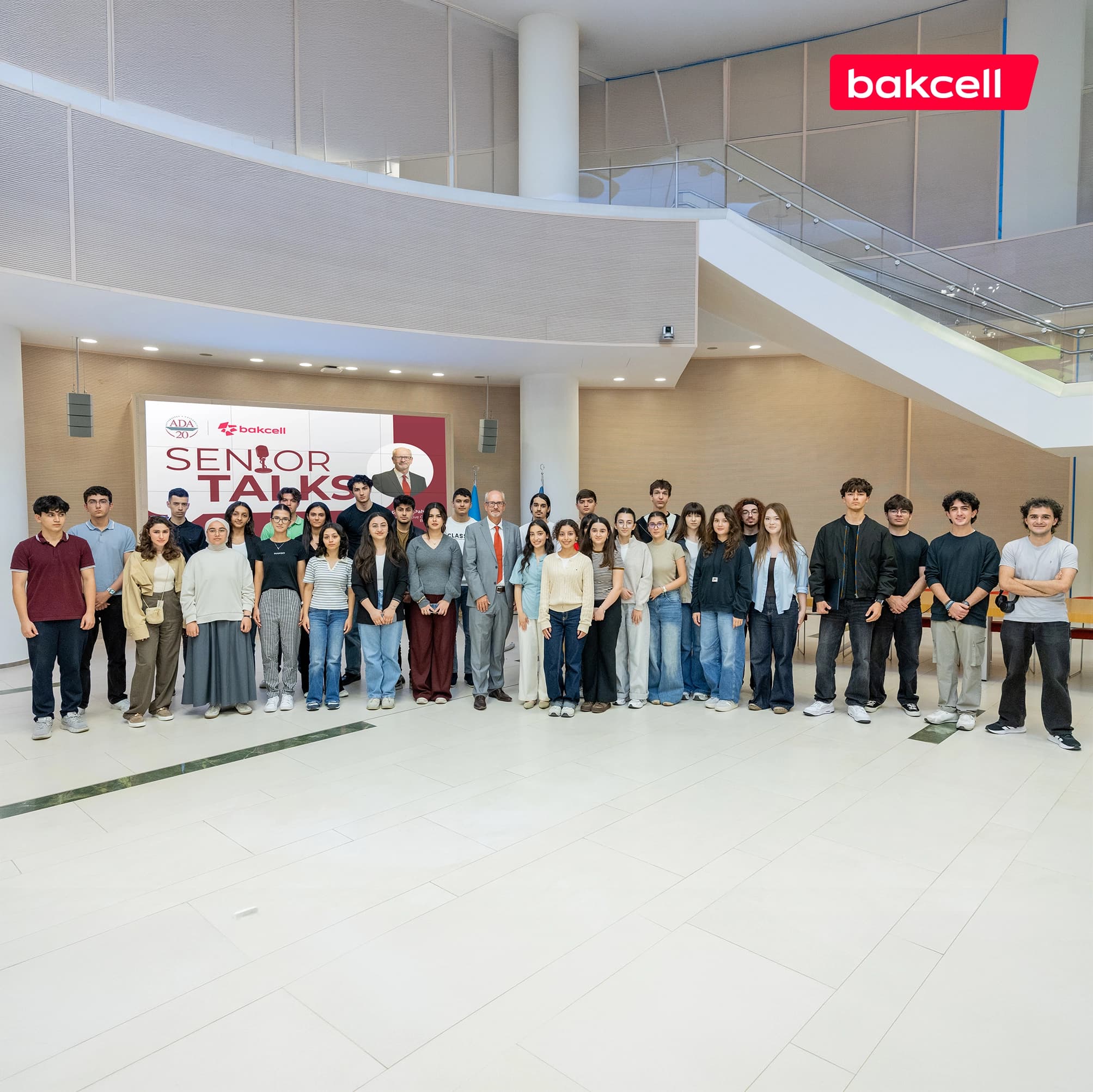 Bakcell-in baş icraçı direktoru ADA Universitetinin tələbələri ilə görüşüb